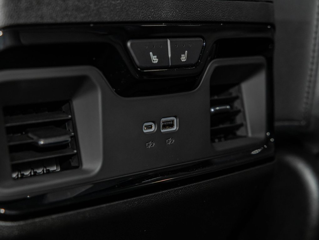 2026 Chevrolet Silverado 2500 HD in St-Jérôme, Quebec - 35 - w1024h768px