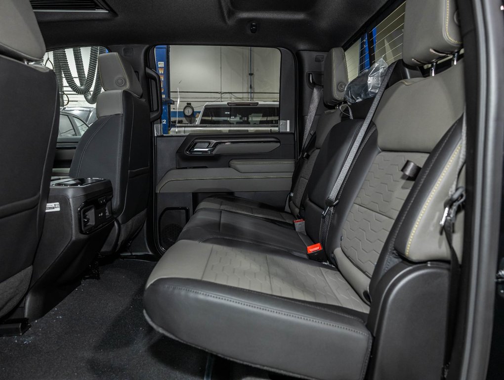 2026 Chevrolet Silverado 2500 HD in St-Jérôme, Quebec - 34 - w1024h768px