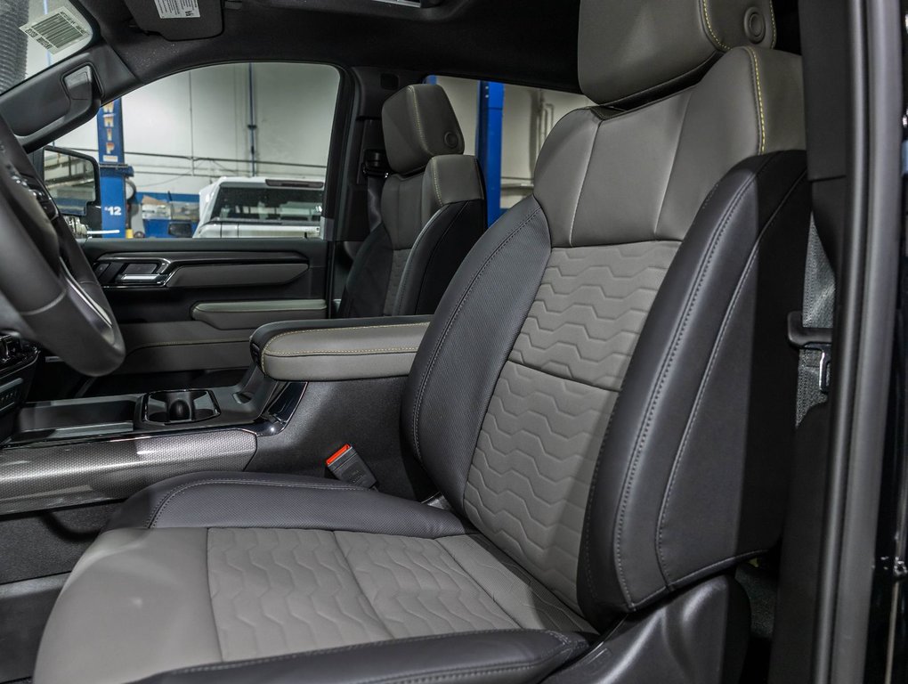 2026 Chevrolet Silverado 2500 HD in St-Jérôme, Quebec - 11 - w1024h768px