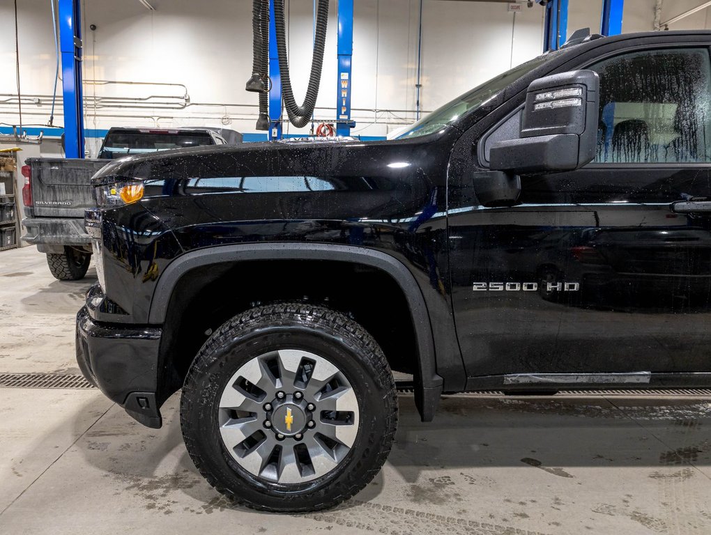 2026 Chevrolet Silverado 2500 HD in St-Jérôme, Quebec - 33 - w1024h768px