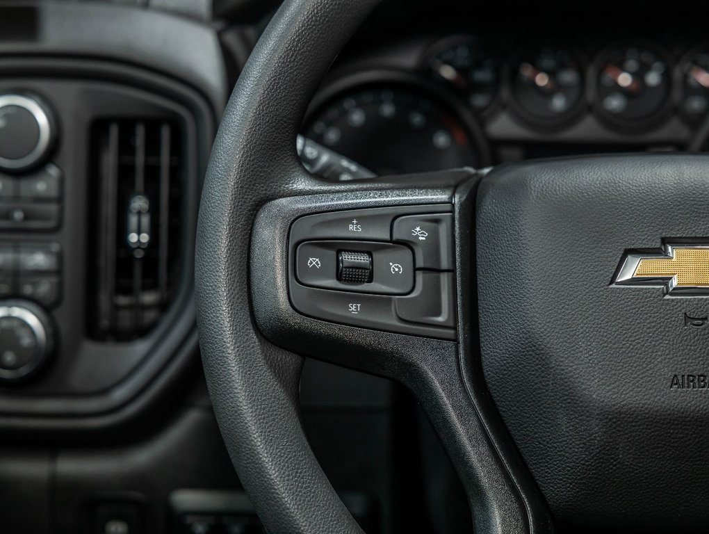 2026 Chevrolet Silverado 2500 HD in St-Jérôme, Quebec - 13 - w1024h768px