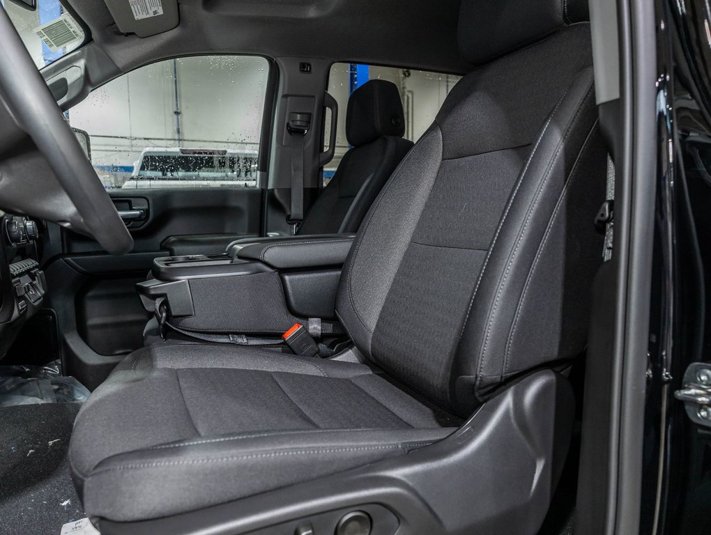 2026 Chevrolet Silverado 2500 HD in St-Jérôme, Quebec - 10 - w1024h768px