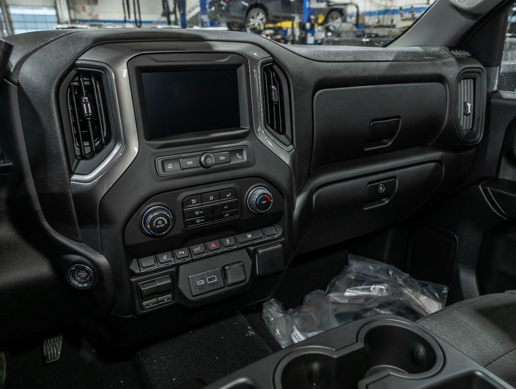 2026 Chevrolet Silverado 2500 HD in St-Jérôme, Quebec - 18 - w1024h768px