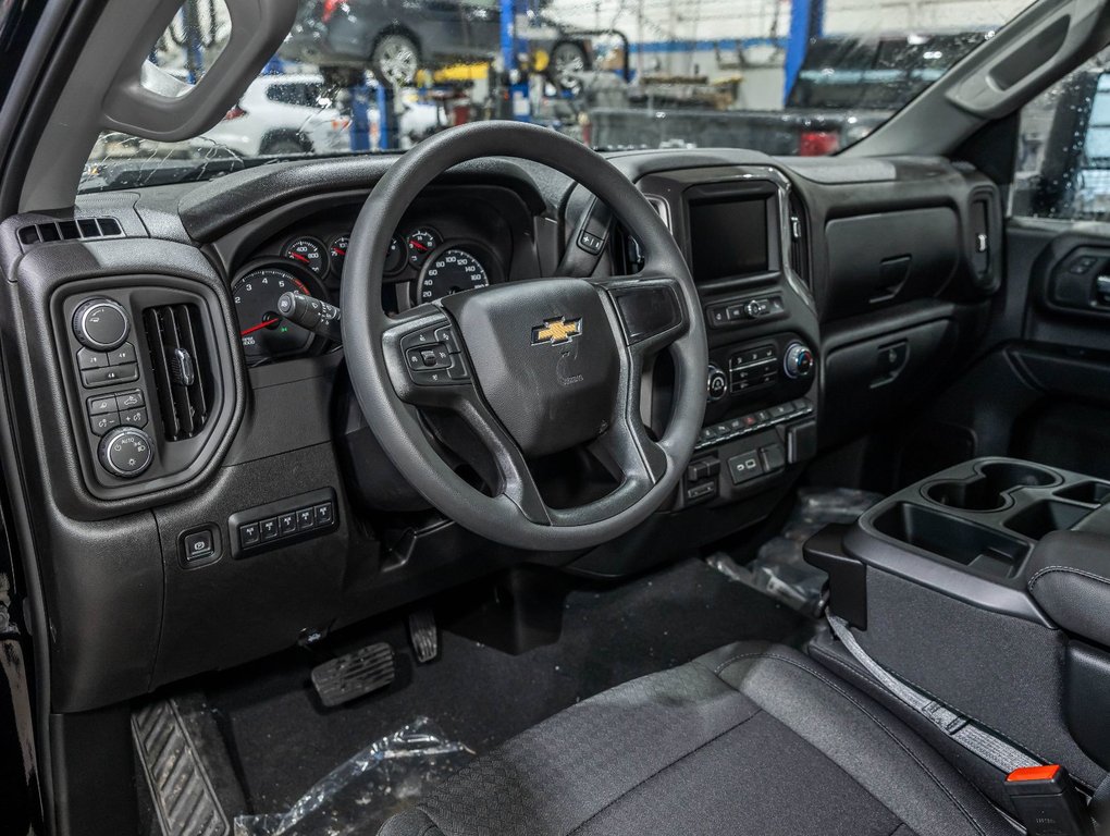 2026 Chevrolet Silverado 2500 HD in St-Jérôme, Quebec - 11 - w1024h768px