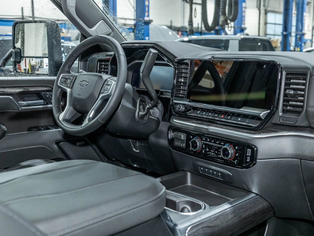 Chevrolet Silverado 2500 HD  2026 à St-Jérôme, Québec - 32 - w1024h768px