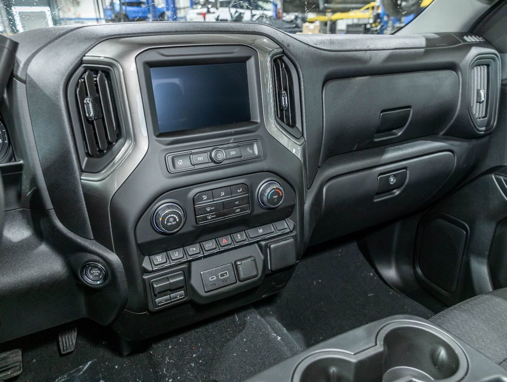 2026 Chevrolet Silverado 2500 HD in St-Jérôme, Quebec - 18 - w1024h768px