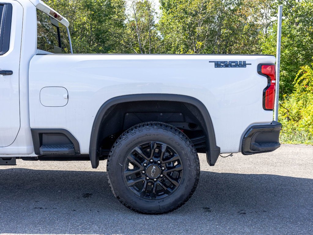 2026 Chevrolet Silverado 2500 HD in St-Jérôme, Quebec - 35 - w1024h768px