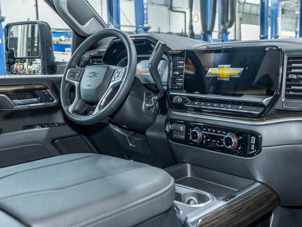 2026 Chevrolet Silverado 2500 HD in St-Jérôme, Quebec - 31 - w1024h768px