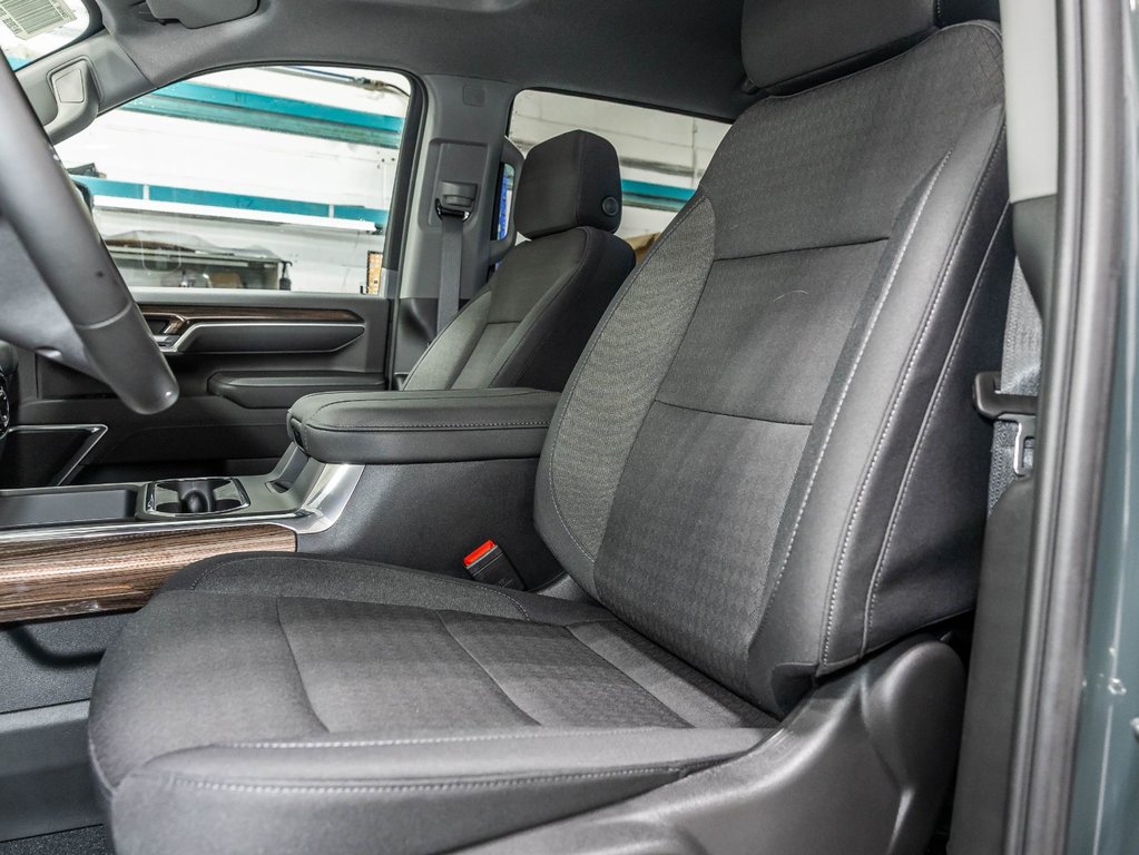 2026 Chevrolet Silverado 2500 HD in St-Jérôme, Quebec - 11 - w1024h768px