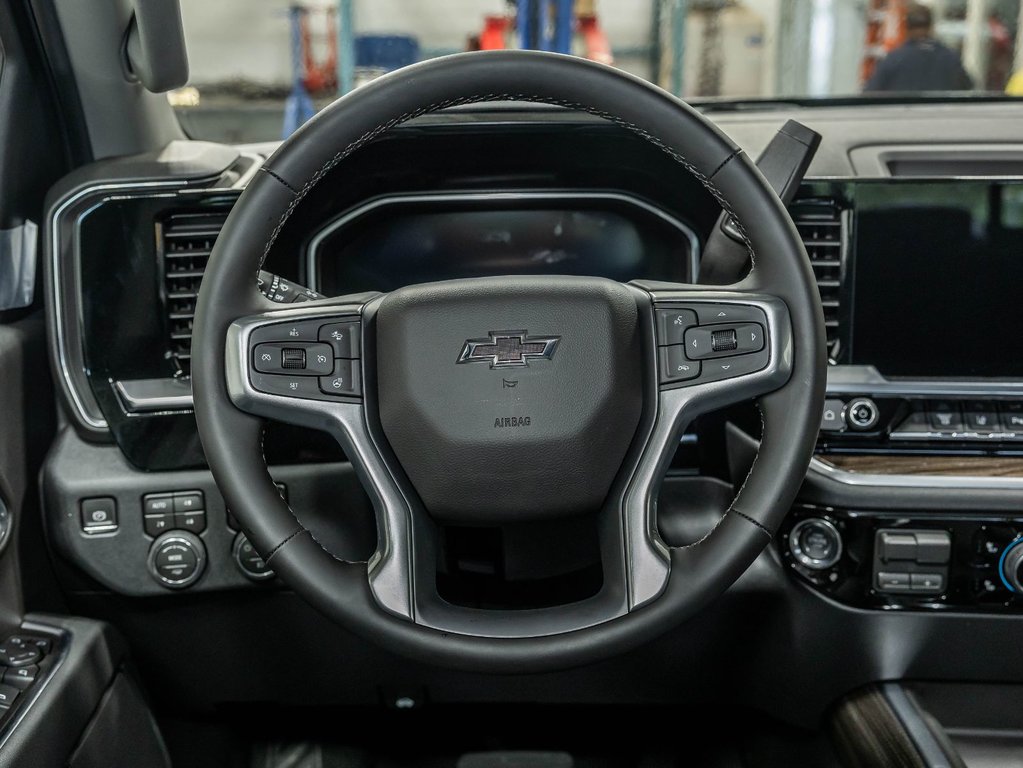 2026 Chevrolet Silverado 2500 HD in St-Jérôme, Quebec - 13 - w1024h768px