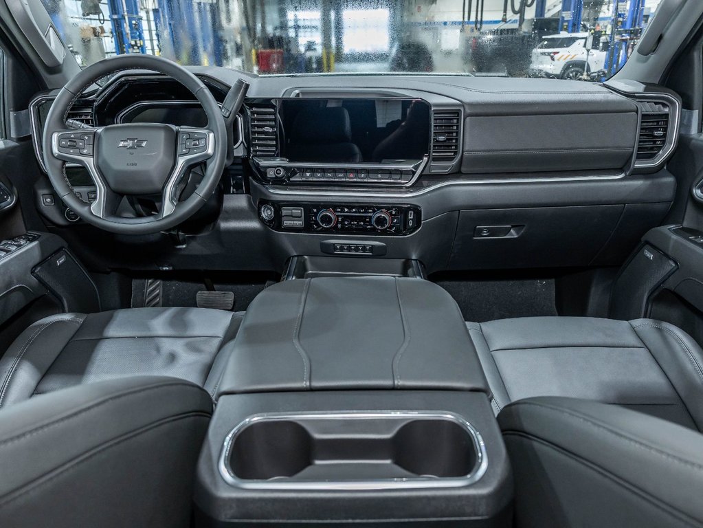 2026 Chevrolet Silverado 2500 HD in St-Jérôme, Quebec - 4 - w1024h768px