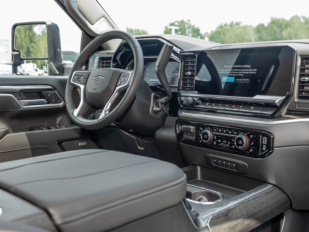 2026 Chevrolet Silverado 2500 HD in St-Jérôme, Quebec - 32 - w1024h768px