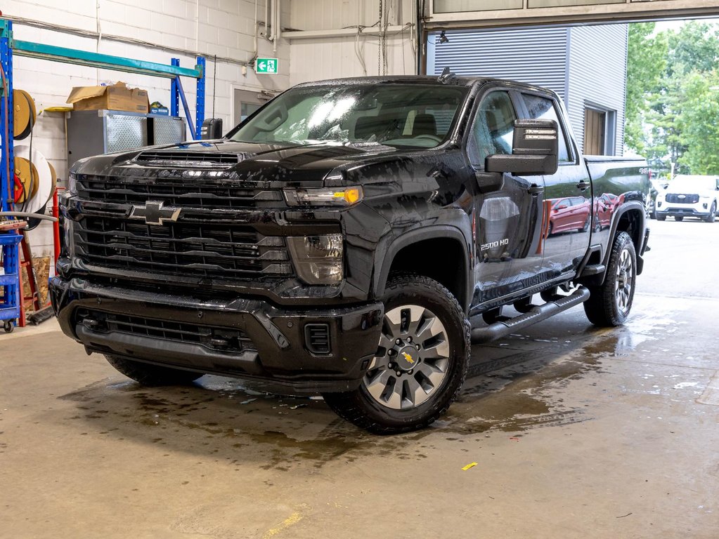 Chevrolet Silverado 2500 HD  2026 à St-Jérôme, Québec - 1 - w1024h768px