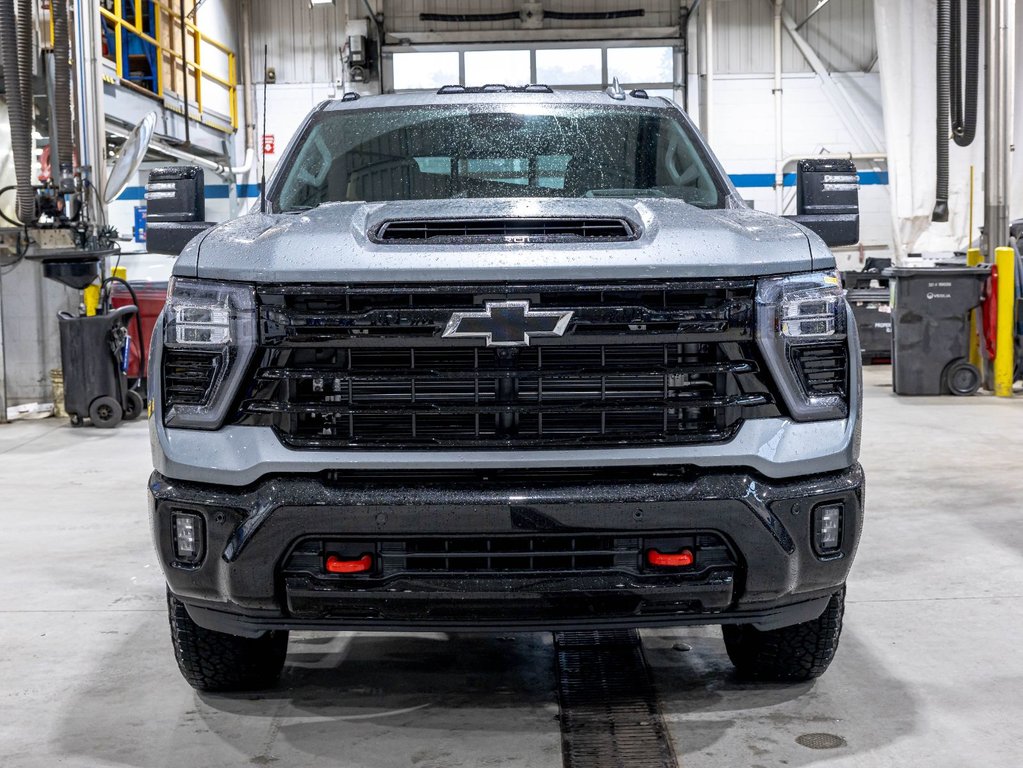 Chevrolet Silverado 2500 HD  2026 à St-Jérôme, Québec - 2 - w1024h768px
