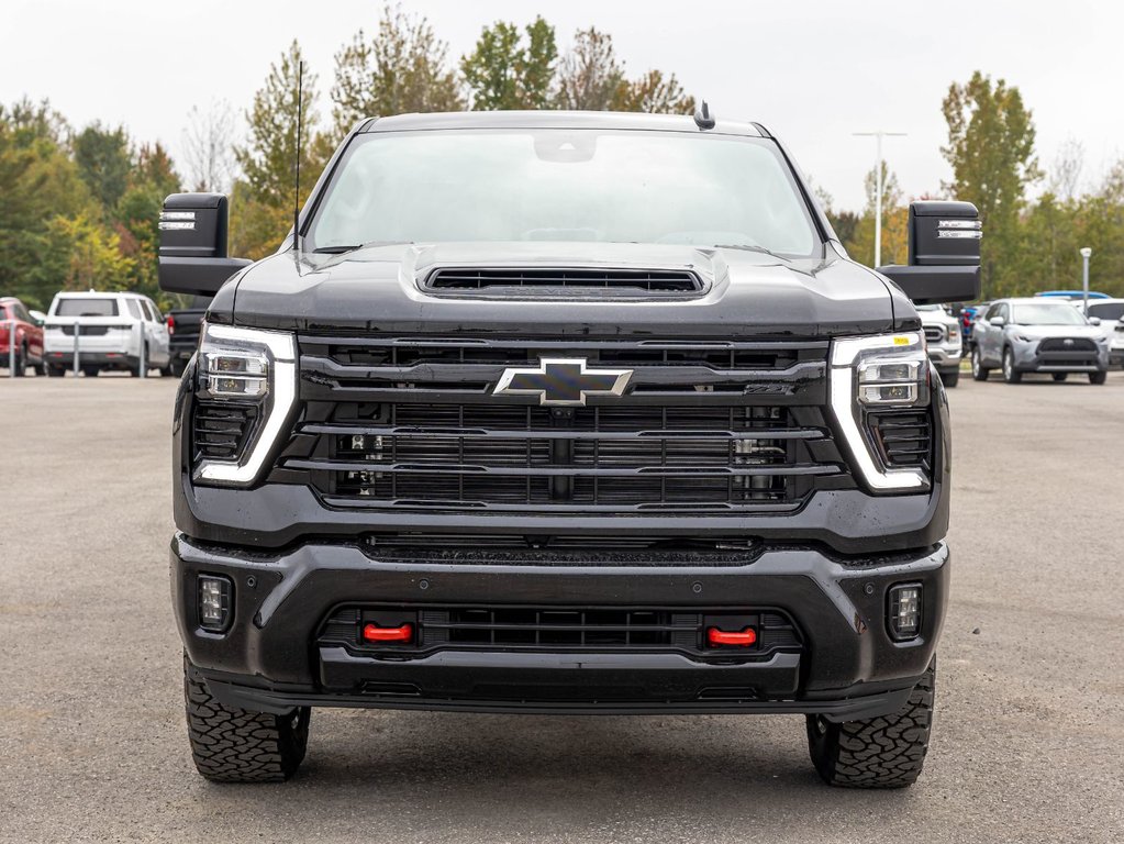 Chevrolet Silverado 2500 HD  2026 à St-Jérôme, Québec - 2 - w1024h768px
