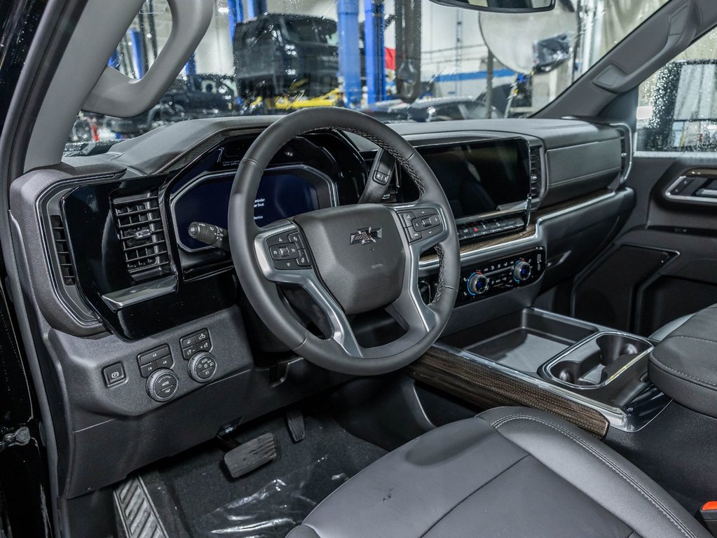 2026 Chevrolet Silverado 2500 HD in St-Jérôme, Quebec - 12 - w1024h768px
