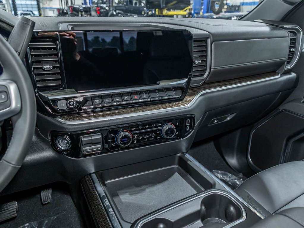 2026 Chevrolet Silverado 2500 HD in St-Jérôme, Quebec - 20 - w1024h768px