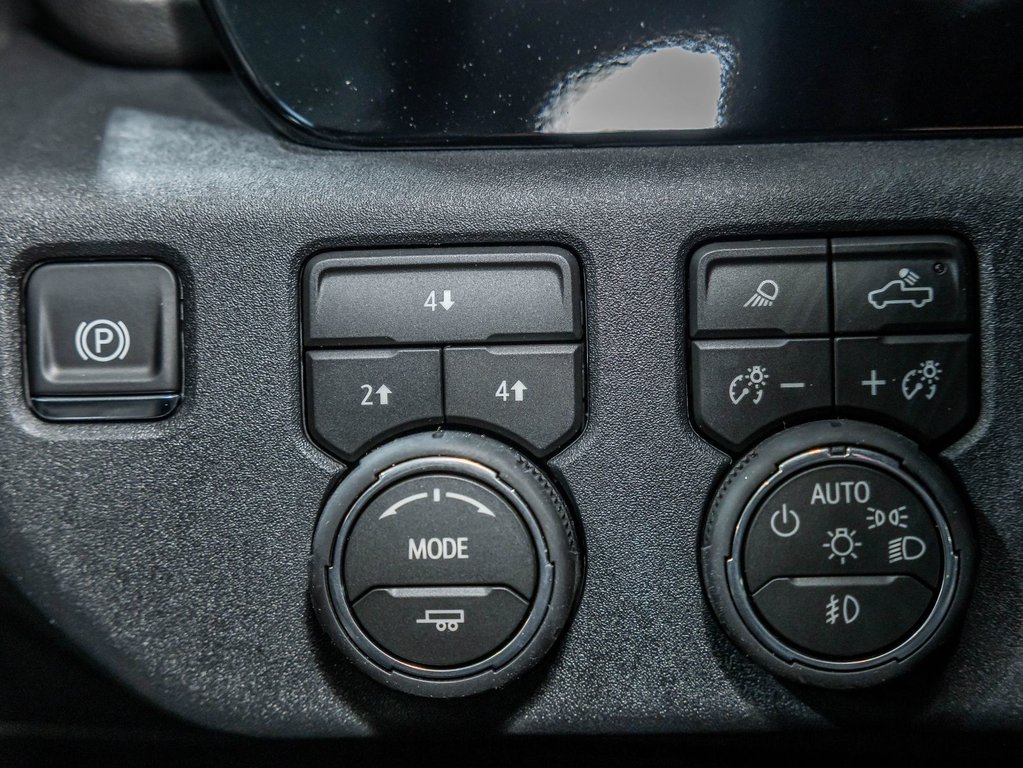 2026 Chevrolet Silverado 2500 HD in St-Jérôme, Quebec - 25 - w1024h768px