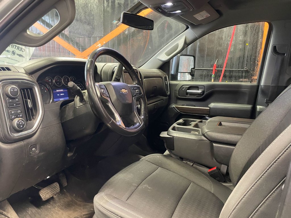 2022 Chevrolet Silverado 2500HD in St-Jérôme, Quebec - 3 - w1024h768px