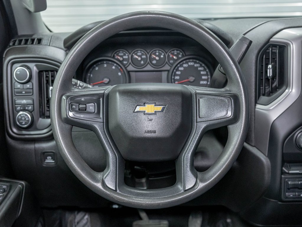 2022 Chevrolet Silverado 2500HD in St-Jérôme, Quebec - 12 - w1024h768px