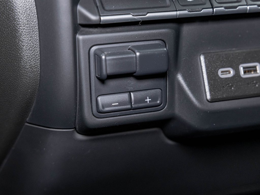 2022 Chevrolet Silverado 2500HD in St-Jérôme, Quebec - 22 - w1024h768px
