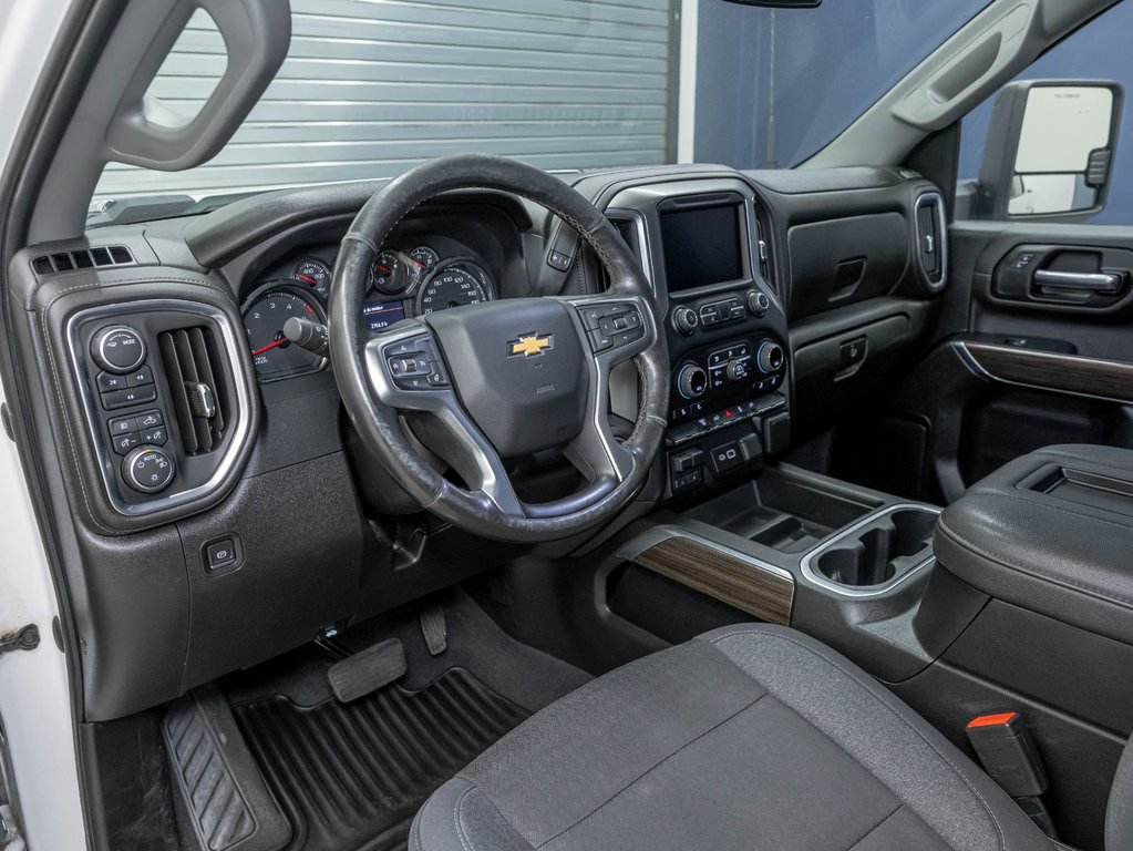 2022 Chevrolet Silverado 2500HD in St-Jérôme, Quebec - 2 - w1024h768px