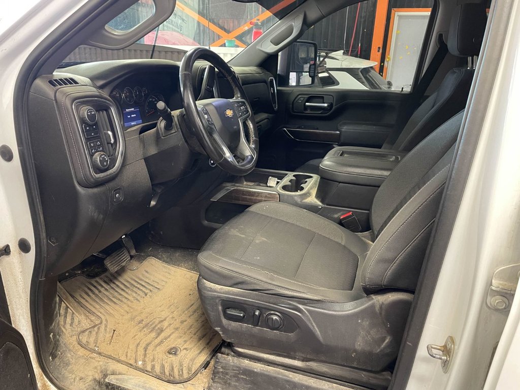 Chevrolet Silverado 2500HD  2022 à St-Jérôme, Québec - 3 - w1024h768px