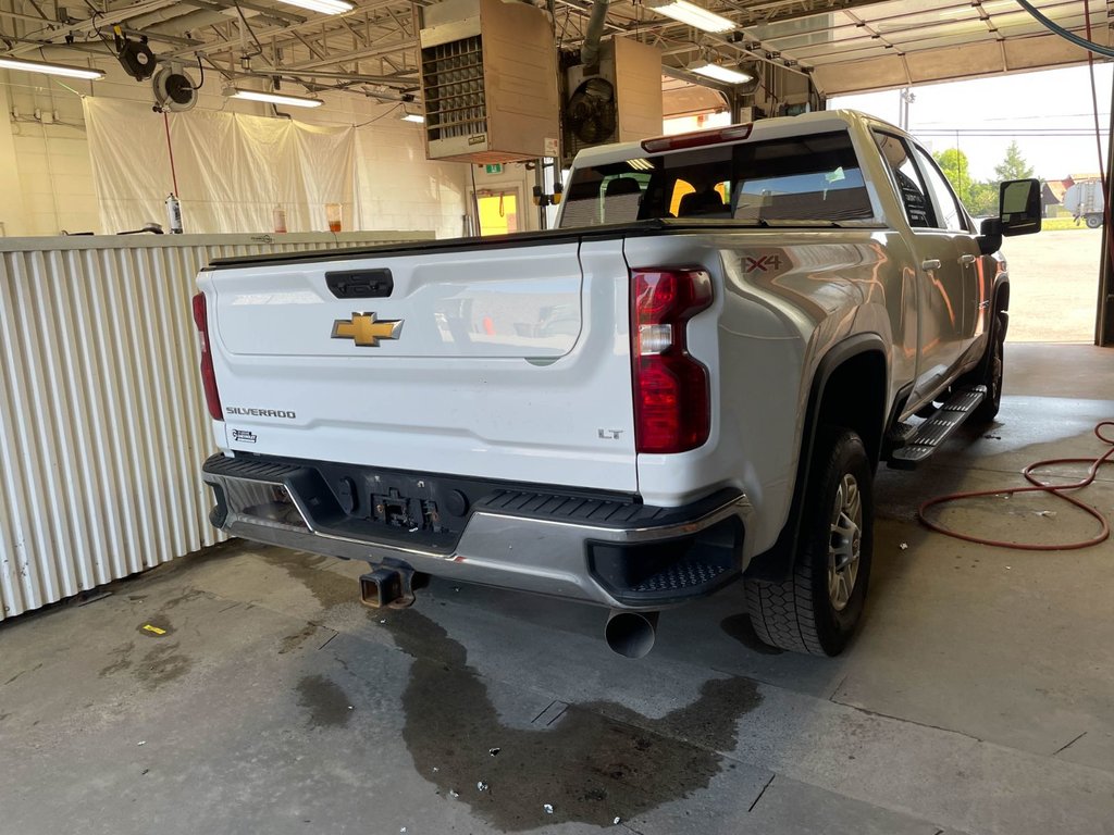2022 Chevrolet Silverado 2500HD in St-Jérôme, Quebec - 8 - w1024h768px