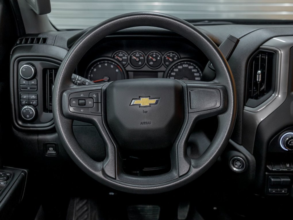 Chevrolet Silverado 2500HD  2024 à St-Jérôme, Québec - 12 - w1024h768px