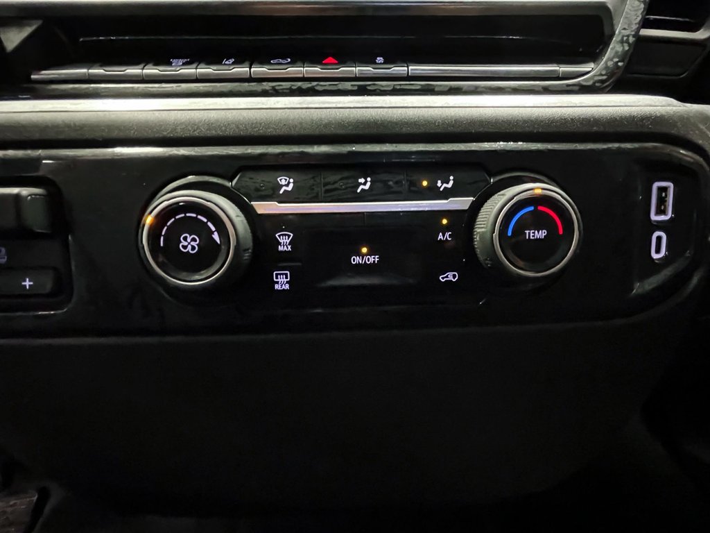 Chevrolet Silverado 2500HD  2024 à St-Jérôme, Québec - 13 - w1024h768px