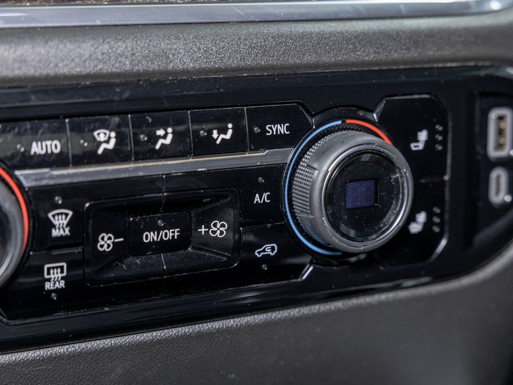 2024 Chevrolet Silverado 2500HD in St-Jérôme, Quebec - 21 - w1024h768px