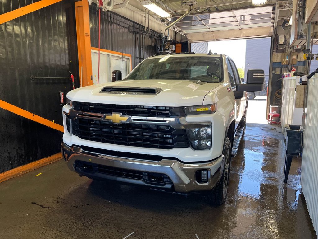 2024 Chevrolet Silverado 2500HD in St-Jérôme, Quebec - 1 - w1024h768px
