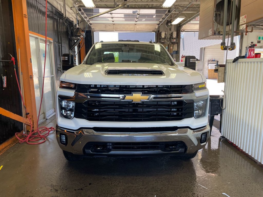 2024 Chevrolet Silverado 2500HD in St-Jérôme, Quebec - 5 - w1024h768px