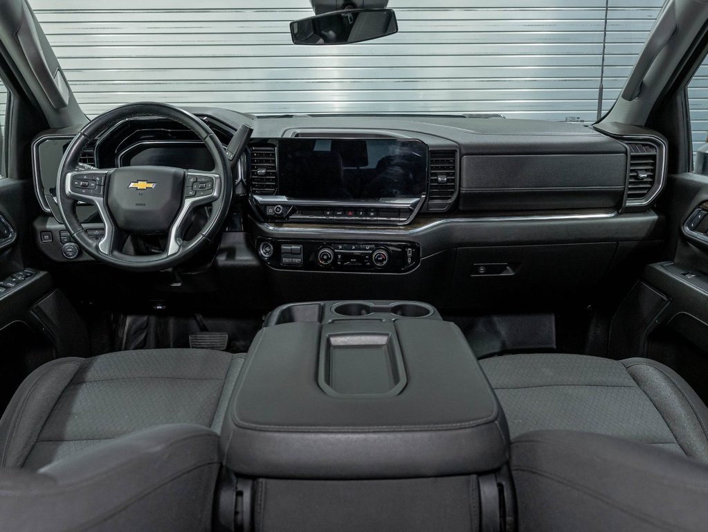 Chevrolet Silverado 2500HD  2024 à St-Jérôme, Québec - 12 - w1024h768px