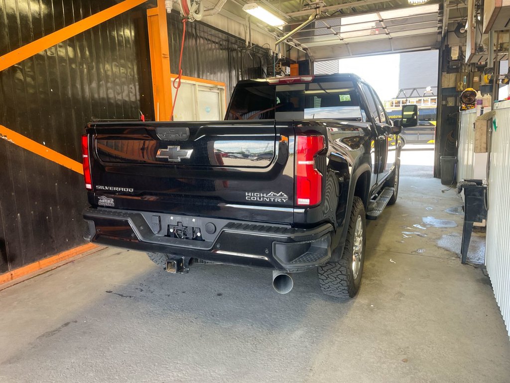 Chevrolet Silverado 2500HD  2024 à St-Jérôme, Québec - 8 - w1024h768px