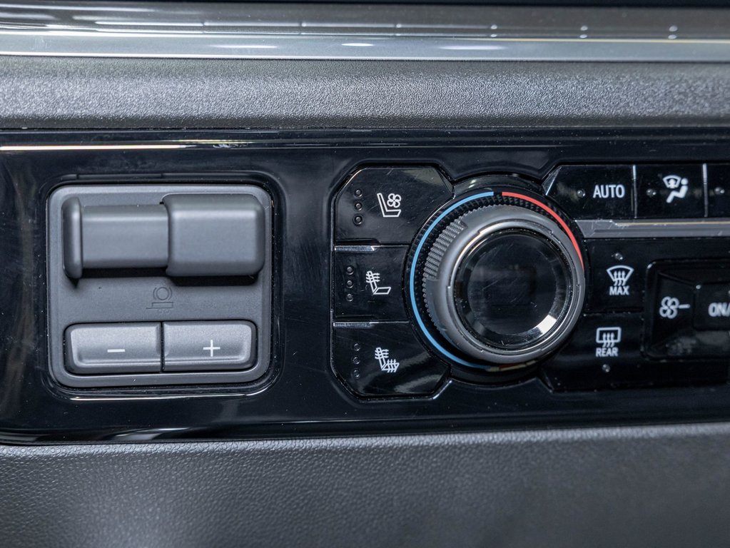 2024 Chevrolet Silverado 2500HD in St-Jérôme, Quebec - 19 - w1024h768px