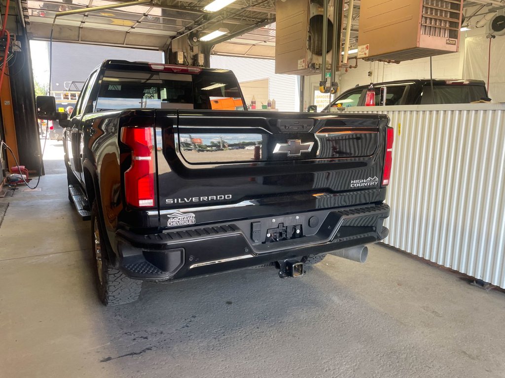 Chevrolet Silverado 2500HD  2024 à St-Jérôme, Québec - 5 - w1024h768px
