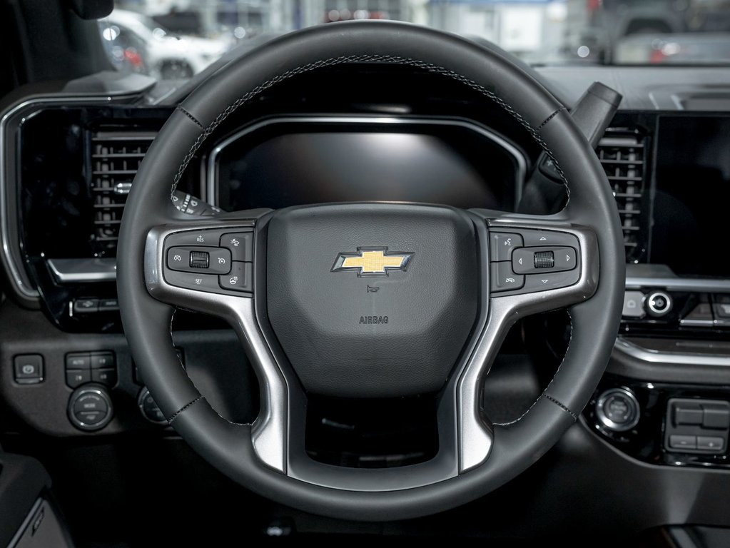 Chevrolet Silverado 3500 HD  2026 à St-Jérôme, Québec - 13 - w1024h768px