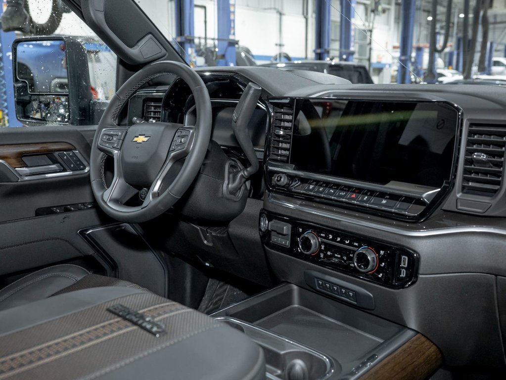Chevrolet Silverado 3500 HD  2026 à St-Jérôme, Québec - 32 - w1024h768px