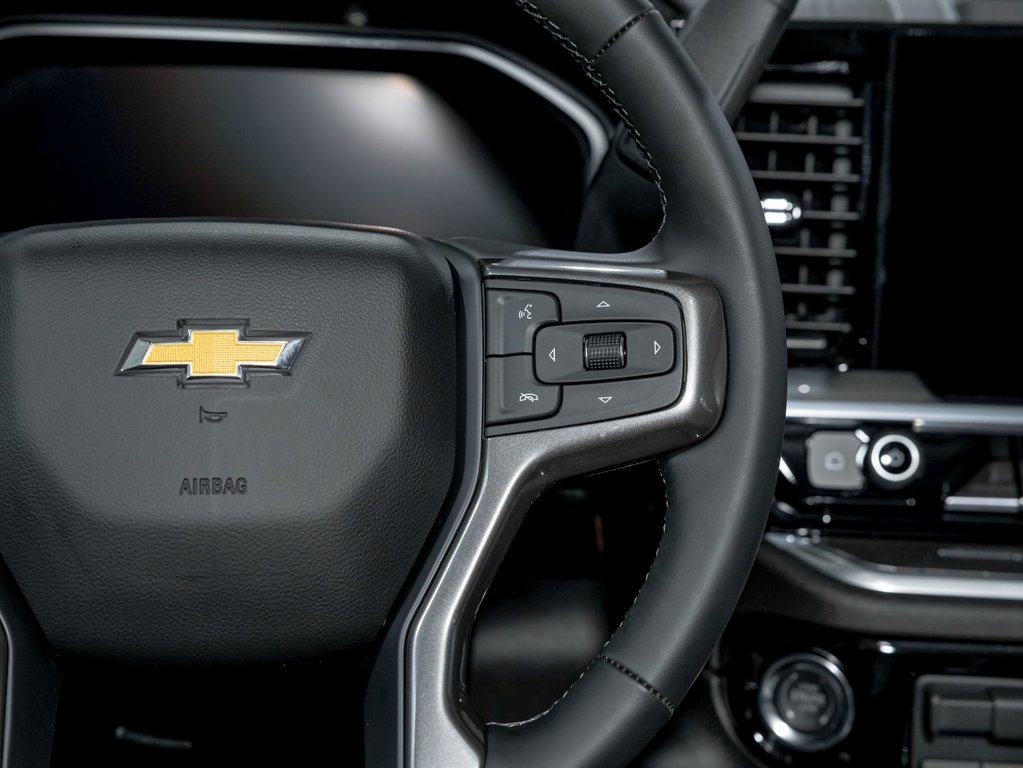 Chevrolet Silverado 3500 HD  2026 à St-Jérôme, Québec - 16 - w1024h768px