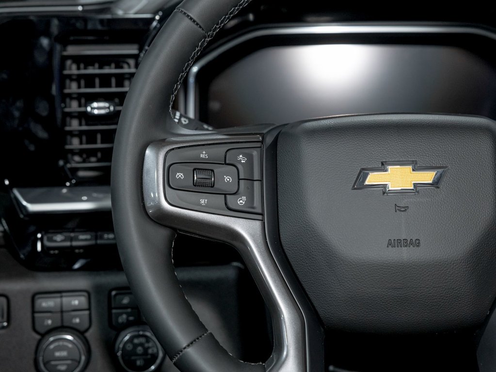 Chevrolet Silverado 3500 HD  2026 à St-Jérôme, Québec - 15 - w1024h768px