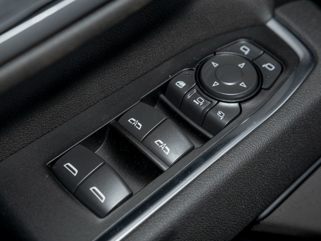 Chevrolet Silverado 3500 HD  2026 à St-Jérôme, Québec - 30 - w1024h768px