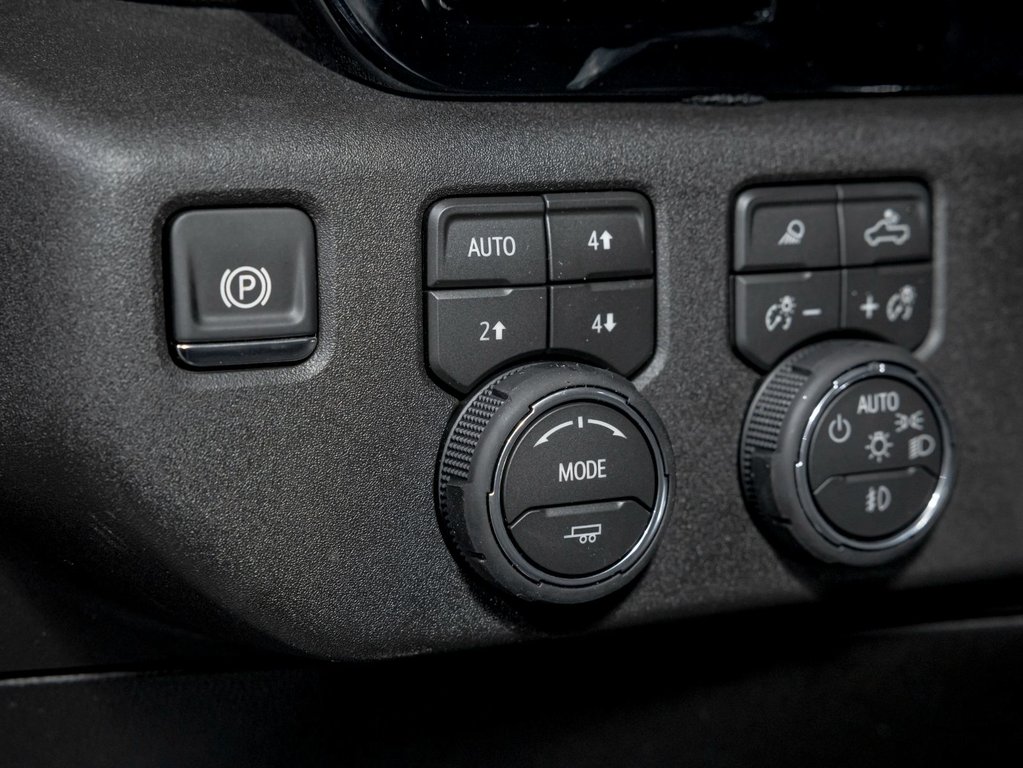 Chevrolet Silverado 3500 HD  2026 à St-Jérôme, Québec - 26 - w1024h768px
