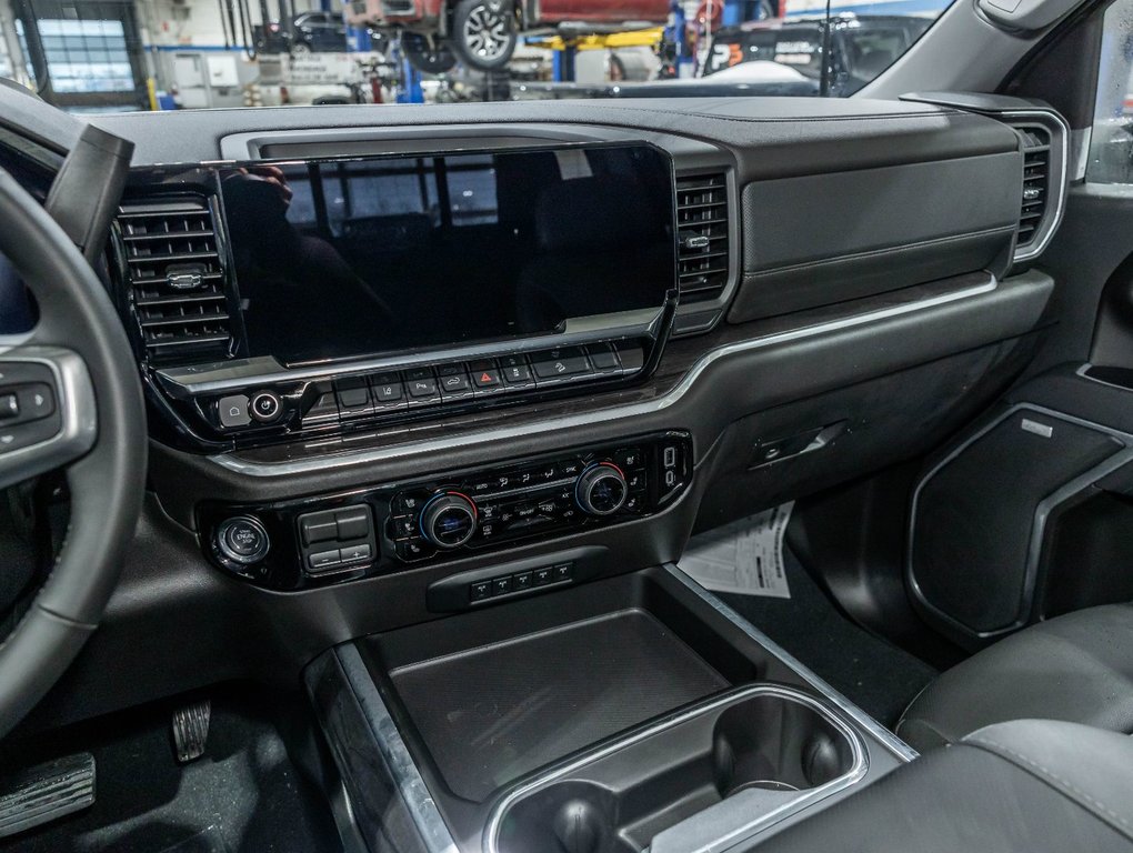 2026 Chevrolet Silverado 3500 HD in St-Jérôme, Quebec - 20 - w1024h768px