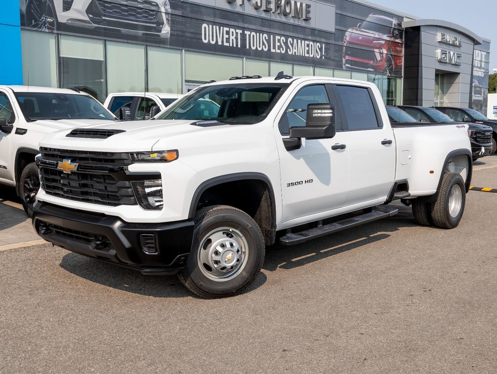 Chevrolet Silverado 3500HD  2025 à St-Jérôme, Québec - 2 - w1024h768px