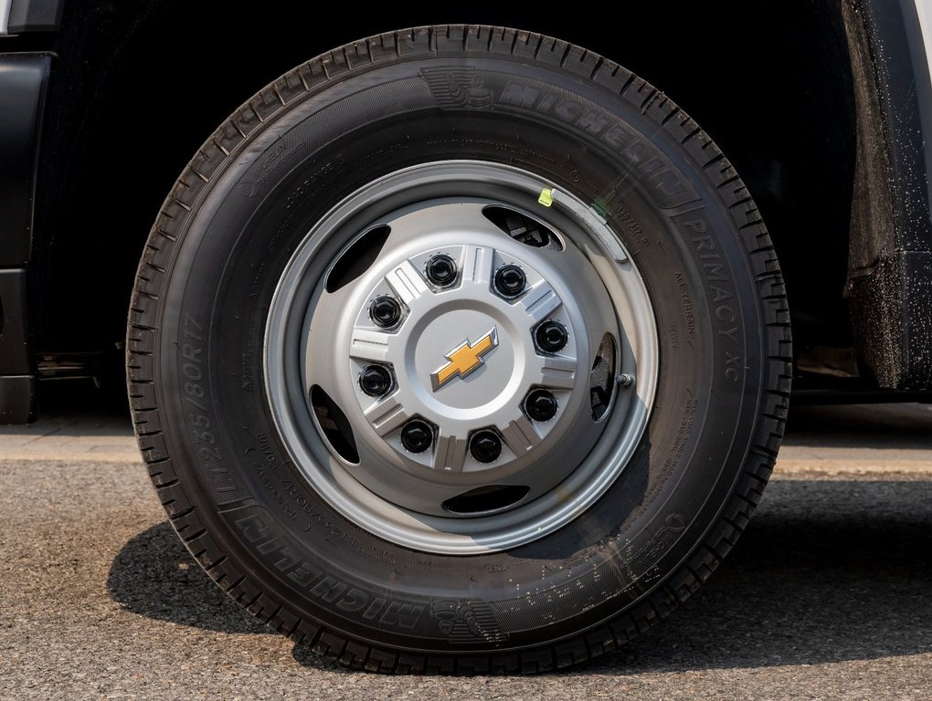 Chevrolet Silverado 3500HD  2025 à St-Jérôme, Québec - 36 - w1024h768px