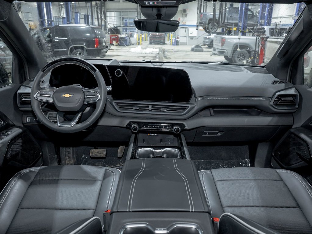 2025 Chevrolet Silverado EV in St-Jérôme, Quebec - 4 - w1024h768px