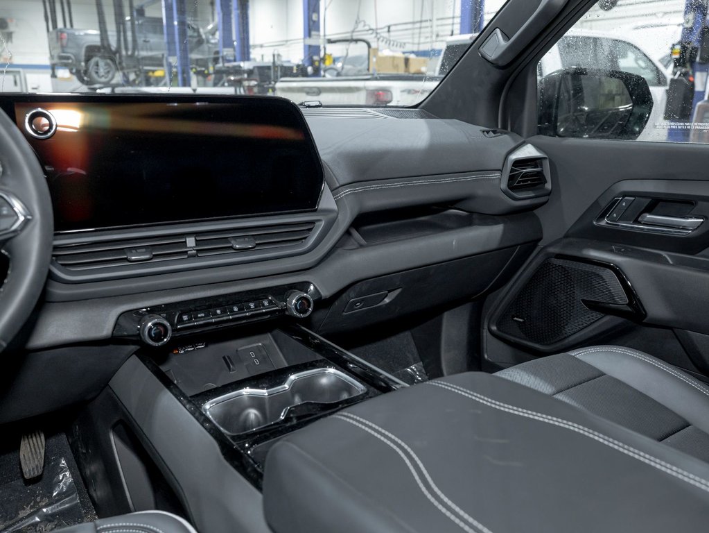 2025 Chevrolet Silverado EV in St-Jérôme, Quebec - 20 - w1024h768px