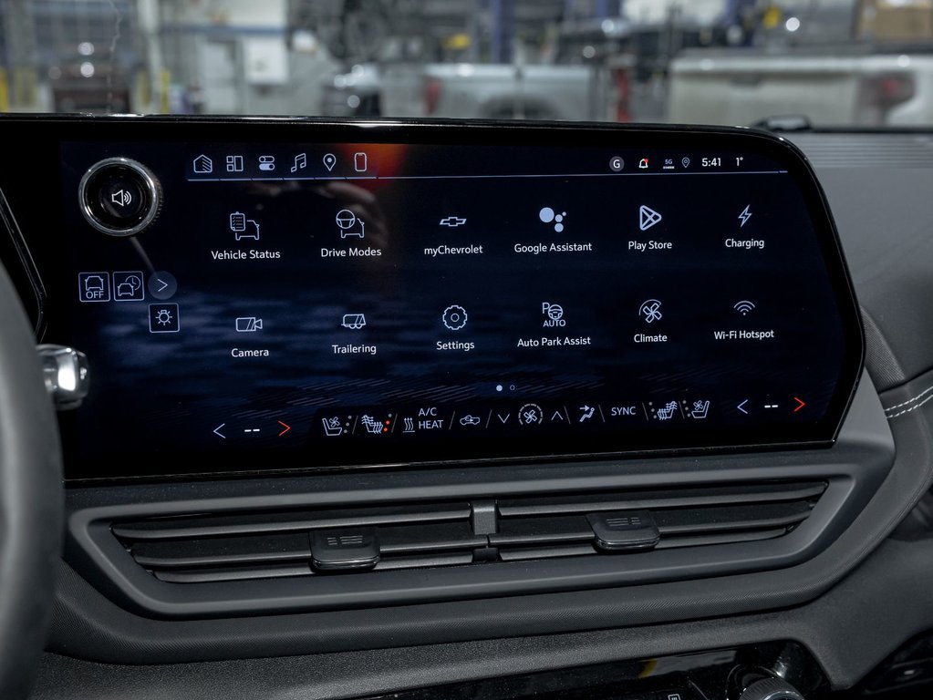 2025 Chevrolet Silverado EV in St-Jérôme, Quebec - 18 - w1024h768px