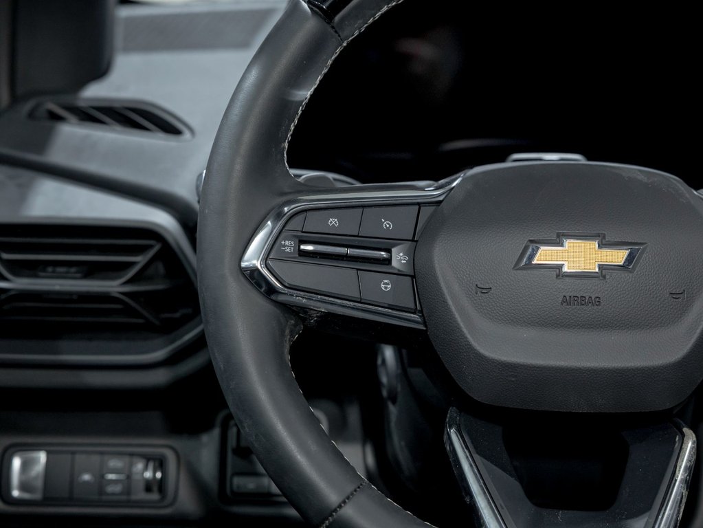 2025 Chevrolet Silverado EV in St-Jérôme, Quebec - 15 - w1024h768px